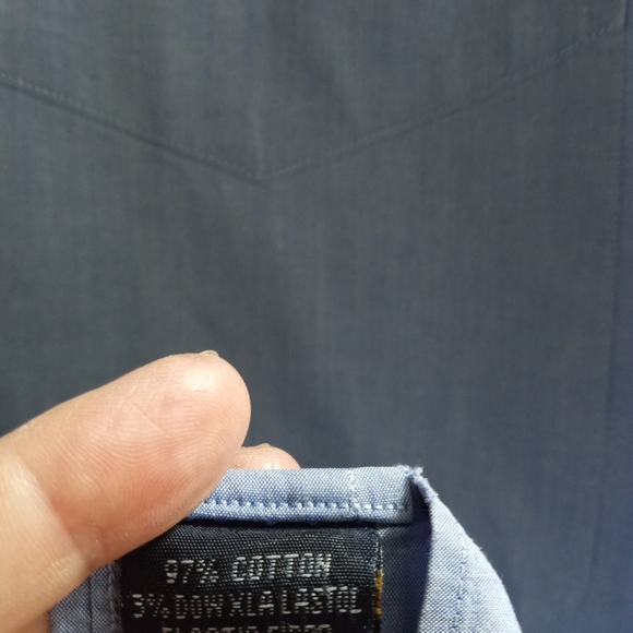 Men's Tommy Hilfiger Summer Chambray Exclusive to Dillard's dress shirt.16 1/2 - Picture 2 of 7